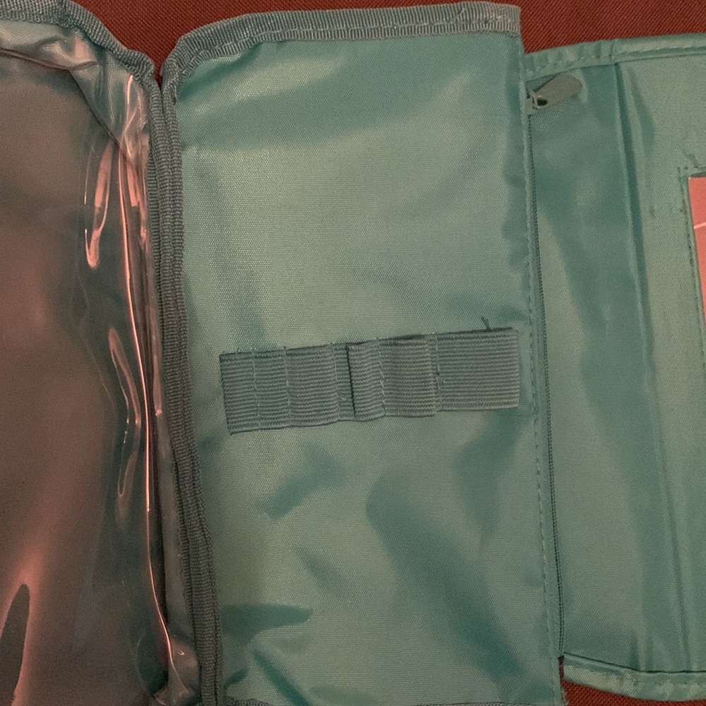 Thirty-One Makeup Bag - Picture 5 of 10